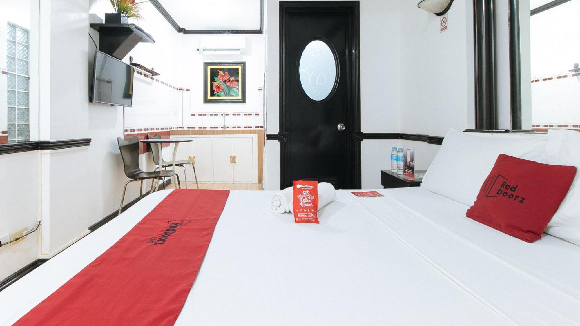 Reddoorz At Plus Villa Gloria טאגיג מראה חיצוני תמונה