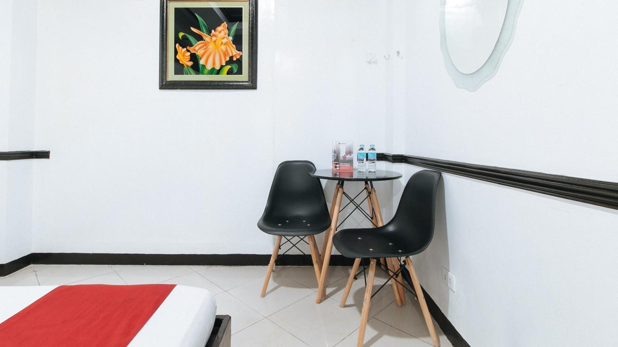 Reddoorz At Plus Villa Gloria טאגיג מראה חיצוני תמונה