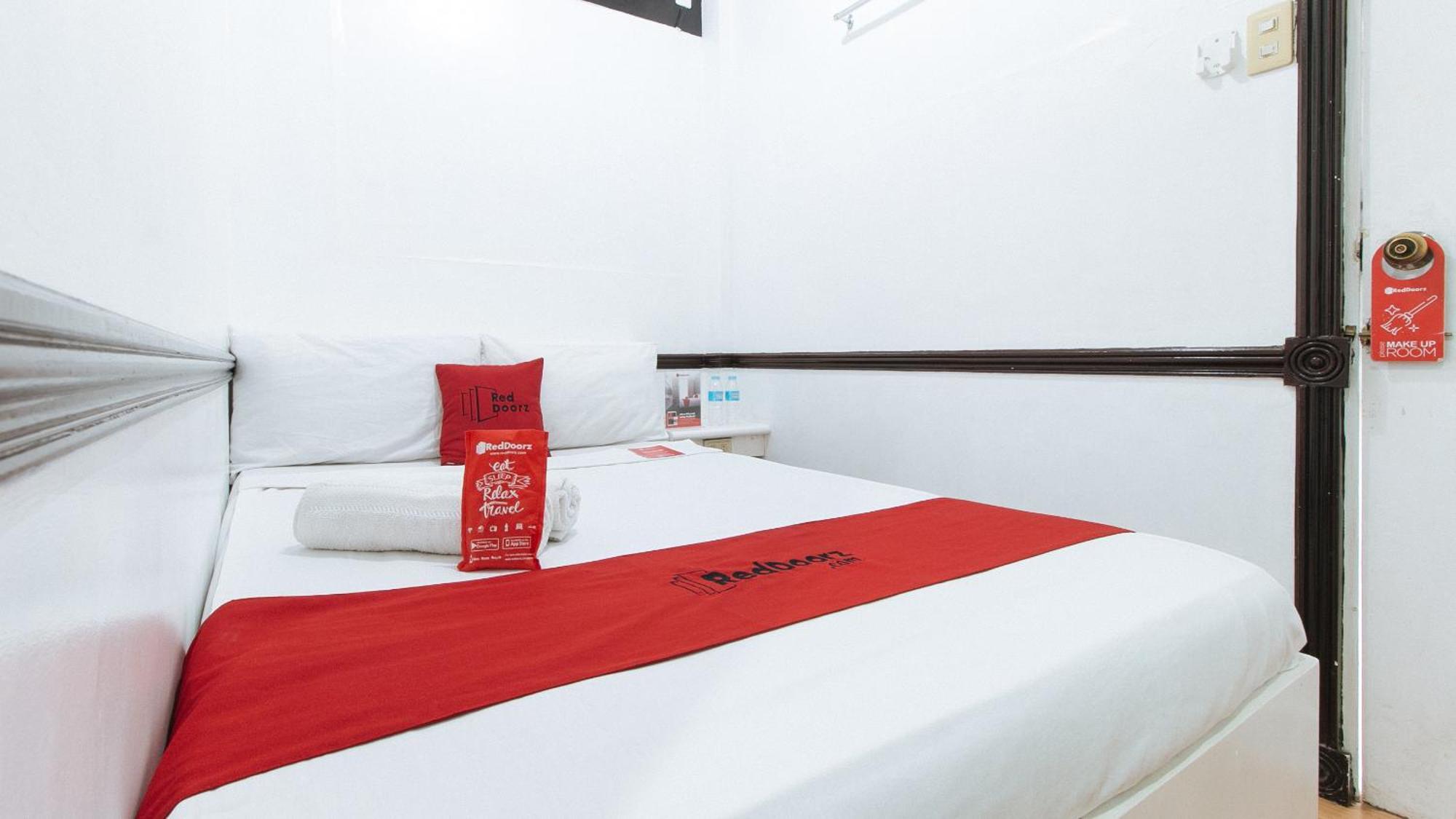 Reddoorz At Plus Villa Gloria טאגיג מראה חיצוני תמונה