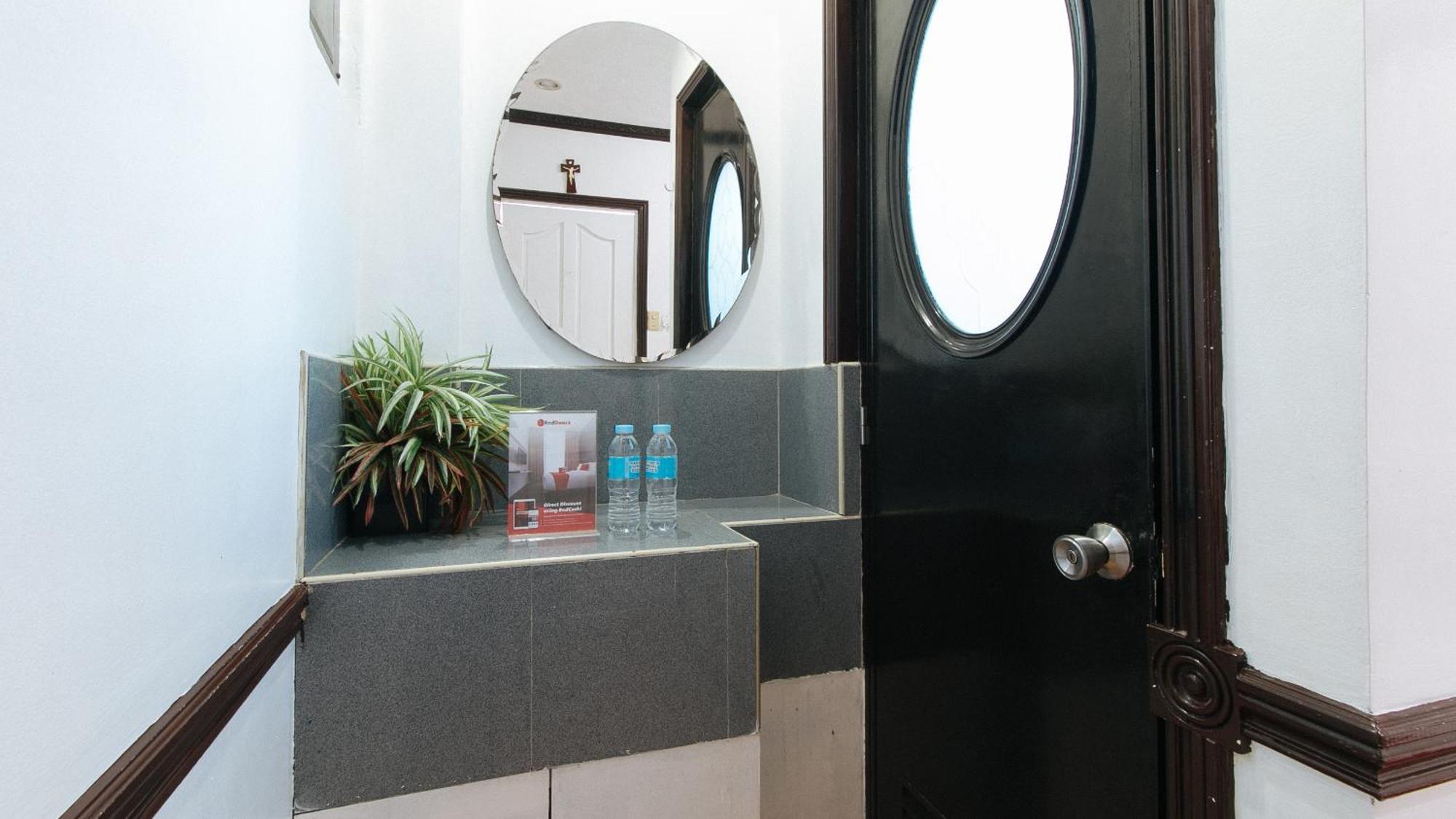 Reddoorz At Plus Villa Gloria טאגיג מראה חיצוני תמונה