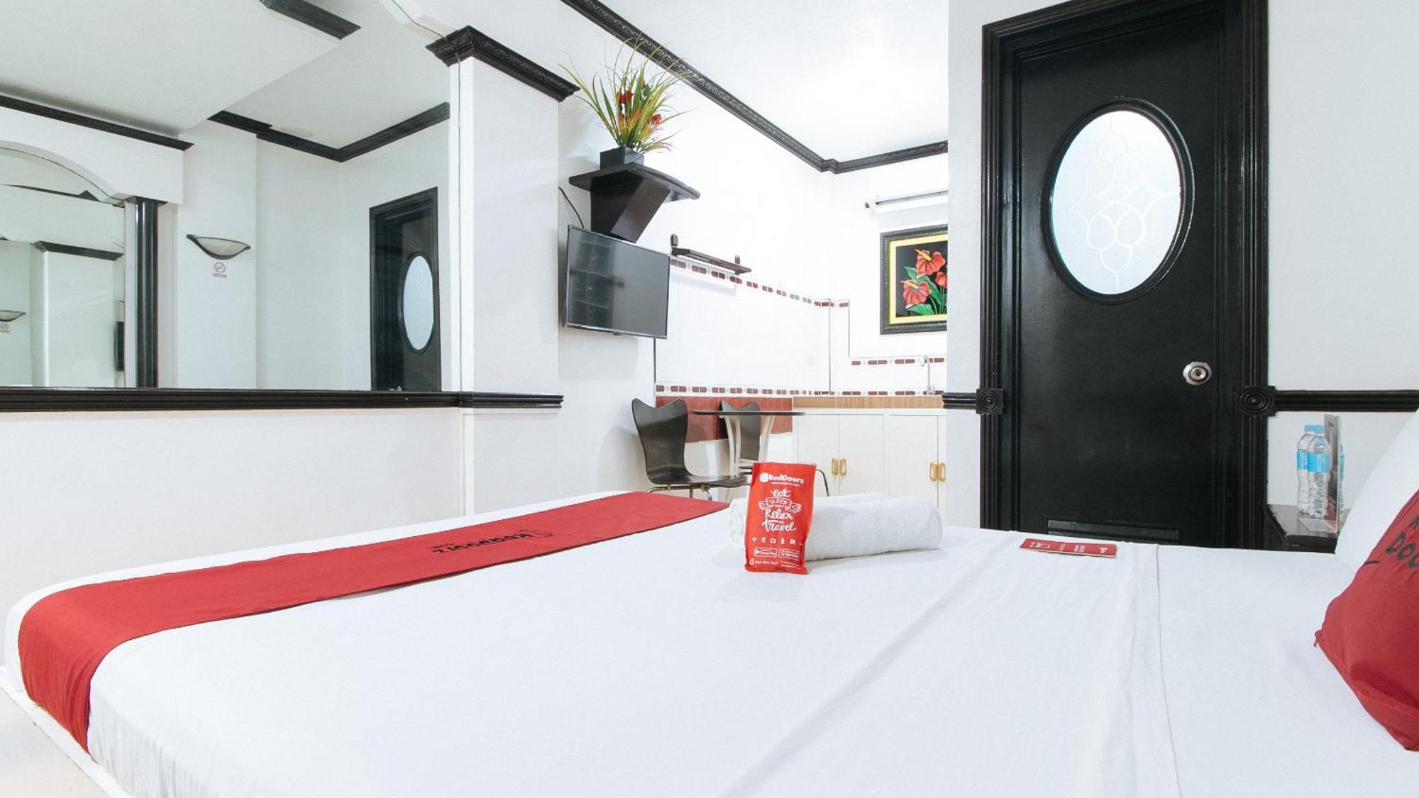 Reddoorz At Plus Villa Gloria טאגיג מראה חיצוני תמונה